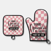 レトロおもしろいキッチンことわざピンク 鍋つかみ&鍋敷きセット (正面)