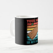 レトロおもしろいコーンホールギフトあなたの穴は私のゴール コーヒーマグカップ (正面左)