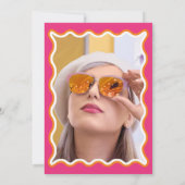 レトロかわいい波状ピンクのオレンジ色の写真ブライダルシャワー 招待状 (裏面)