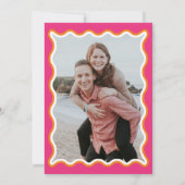 レトロかわいい波状ピンクのオレンジ色の写真婚約パーティ 招待状 (裏面)