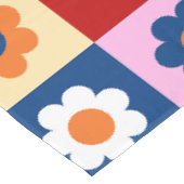 レトロかわいい色とりどりの花柄 テーブルクロス (アングル)