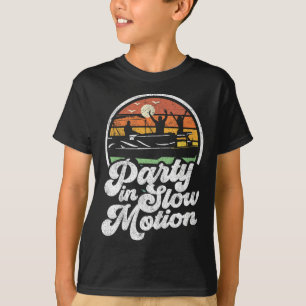 レトロでおもしろいポントゥーンボートのパーティーはスローモーションで Boat Tシャツ