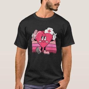 レトロでグルービーなバレンタインデー かわいいハート柄 女性看護師 Tシャツ