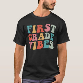 レトロでグルービーな1年生の雰囲気 ギフト Tシャツ