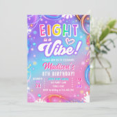 レトロでグルーヴィーなネオンの女の子の誕生日 Eight is a Vibe 招待状 (スタンド正面)