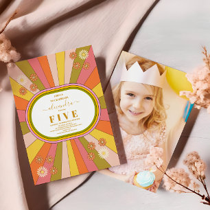 レトロでグルーヴィーな70年代風の子供の誕生日パーティ 招待状