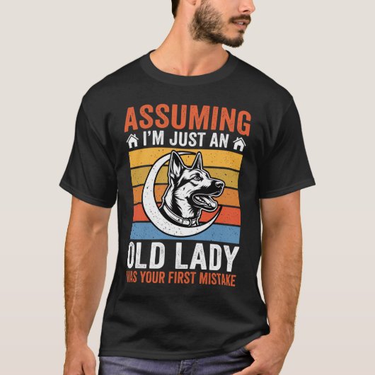 レトロなおばあちゃん犬注意 Tシャツ (正面)