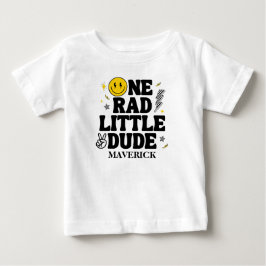 レトロなイケてる小さな男の子 笑顔の少年 1歳の誕生日 ベビーTシャツ