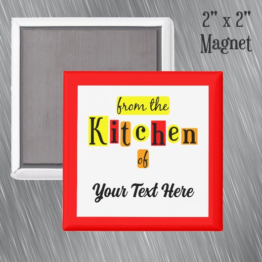レトロなカスタム赤い縁取り冷蔵庫のキッチンから マグネット