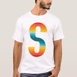 レトロなカラフルレインボータイポグラフィーの夕焼けの文字S Tシャツ