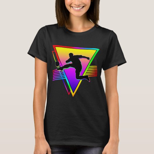 レトロなカラフルレインボー サッカー選手 Tシャツ (正面)