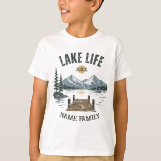 レトロなグランジ風の湖ライフ ファミリーバケーション マッチ Tシャツ
