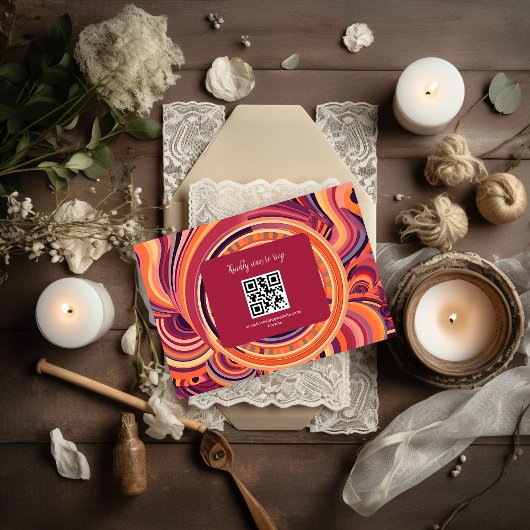 レトロなグルーヴィーな70年代の抽象的なパターンの結婚式 出欠カード