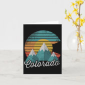 レトロなコロラドの山々のお家で家族の愛とバケーション カード (黄色い花)