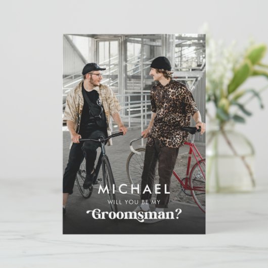 レトロなスクリプトと写真 私のグルームズマンになってくれる? 案内状 (スタンド正面)