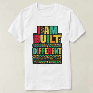 レトロなタイポグラフィーが特徴の「I Am Built Different」 Tシャツ