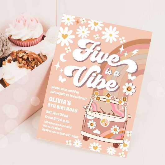 レトロなダイシーのバン バースデー招待状 招待状