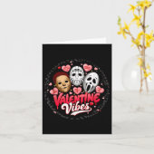 レトロなバレンタインの雰囲気 ホラー映画のキャラクターTシャツ カード (黄色い花)