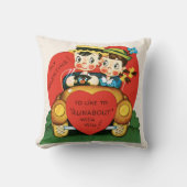 レトロなバレンタインデー ヴィンテージの少女と少年が車でデート クッション (正面)