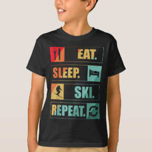 レトロなビンテージ スキー スノーギフト スキーヤー向け Tシャツ