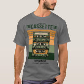 レトロなビンテージ ミュージック カセットテープ Tシャツ (正面)