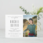 レトロなピンクと赤のチェッカーボード フォト バット ミッツヴァ 招待状 (スタンド正面)