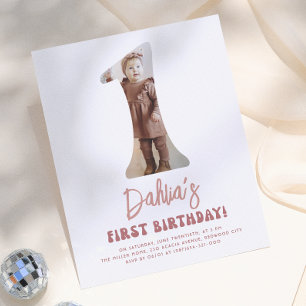 レトロなピンクの写真を使ったお手頃なグルービーな1歳の誕生日
