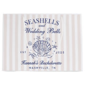 レトロなピンクの貝殻とウェディングベル バチェロレッテ ラージペーパーバッグ (正面)