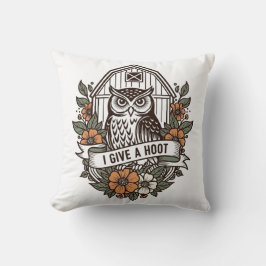 レトロなメンフクロウの'I give a hoot'デザイン クッション