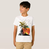 レトロなヤシの木の山の夕焼けTシャツ Tシャツ (正面フル)