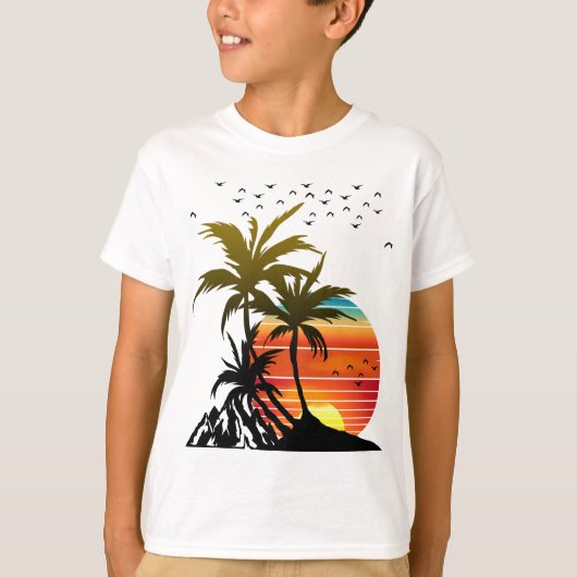 レトロなヤシの木の山の夕焼けTシャツ Tシャツ (正面)