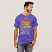 レトロなヨセミテ国立公園エルカピタンのキャンプ Tシャツ (正面フル)