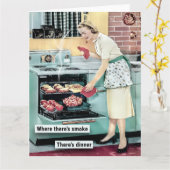 レトロな主婦が夕食を作る カード (黄色い花)