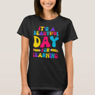 レトロな先生kにとって学美しい日だ tシャツ