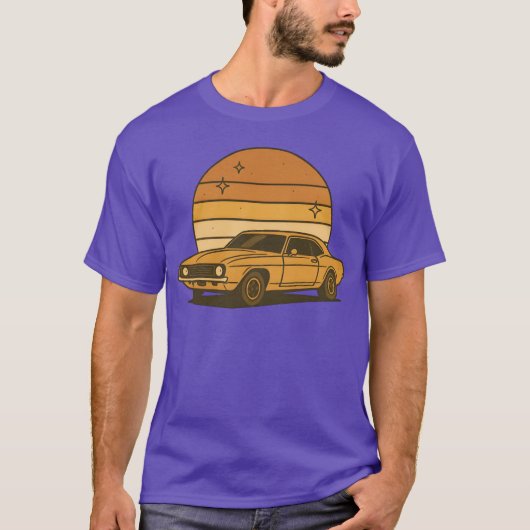 レトロな夕日と車のイラスト ビンテージな少年 Tシャツ (正面)