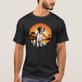 レトロな夕焼けに佇むビーグル Tシャツ (正面)