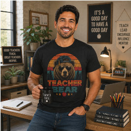 レトロな夕焼けのクールなクマの先生卒業帽子 トライブレンドTシャツ