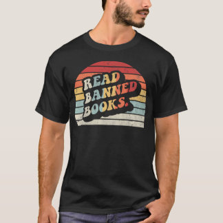 レトロな夕焼けの70年代の本を読む 発禁本 Tシャツ