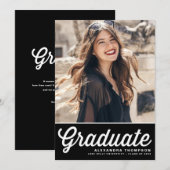 レトロな太字タイポグラフィーの卒業式 黒 招待状 (正面/裏面)