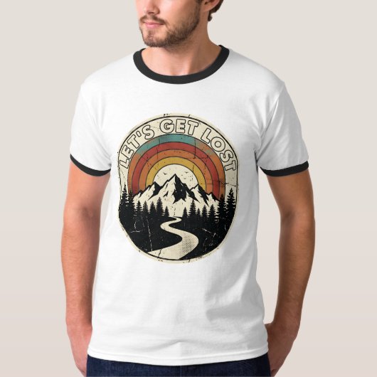 レトロな山の冒険 アウトドアで迷い込もう Tシャツ (正面)