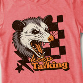 レトロな怒りっぽい野生動物 ポッサム: Keep Talking Tシャツ