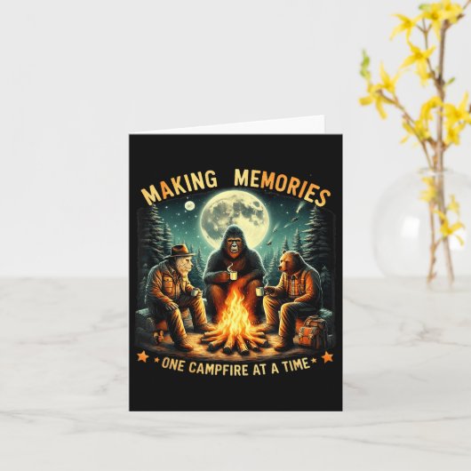 レトロな思い出を作る、一度にひとつのキャンプファイヤー ビッグフット カード (黄色い花)