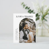 レトロな愛と感謝のホワイトアーチ写真ウェディング ポストカード (スタンド正面)