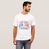 レトロな愛国心あふれる花火大会 Tシャツ (正面フル)