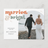 レトロな新婚アーチ写真 結婚 & ブライト シーズンポストカード (正面)