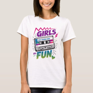 レトロな楽しみ方をする女の子 Tシャツ