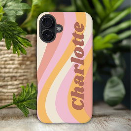 レトロな波のガーリーな名前入りカスタムグッズ iPhone 16 PLUSケース