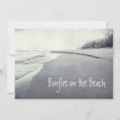 レトロな海岸線のビーチでの焚き火がクール 招待状 (正面)