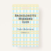 レトロな独身パーティー週末クラブ 青黄色の日付 バッジ (裏面)