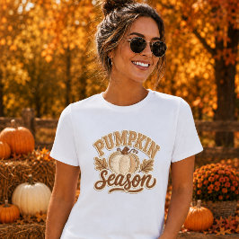 レトロな秋のヴァーシティデザインのかぼちゃの季節の女性用 Tシャツ